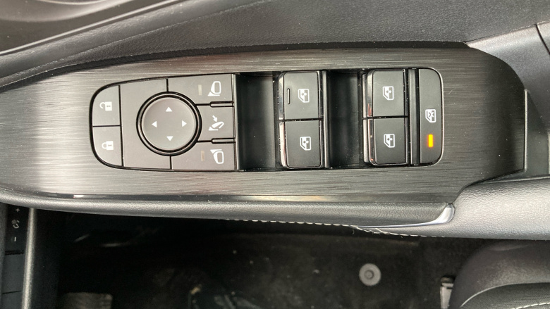 Nissan Qashqai 1.3 DiG-T MH N-Connecta 5dr Petrol Hatchback